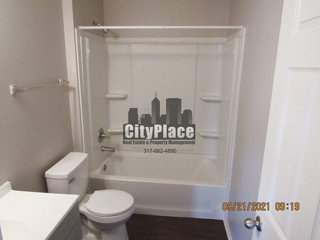 Building Photo - 608 Fisher Creek Dr, Indianapolis, IN 46239