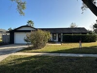 Building Photo - Lovely home on huge corner lot, near UCF!
