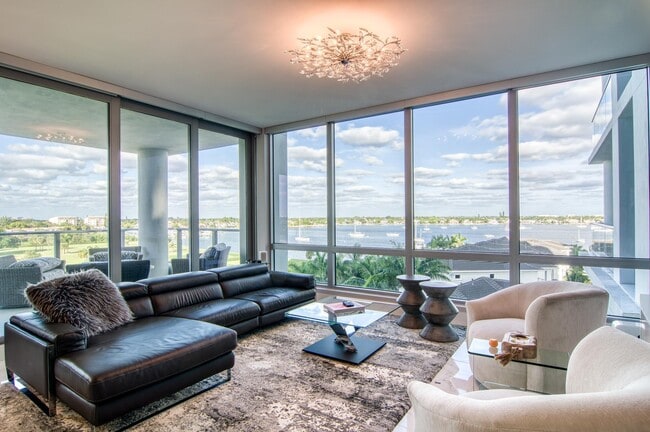 Building Photo - 1 Water Clb Wy