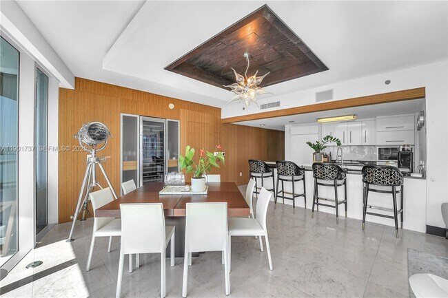 Building Photo - 465 Brickell Ave