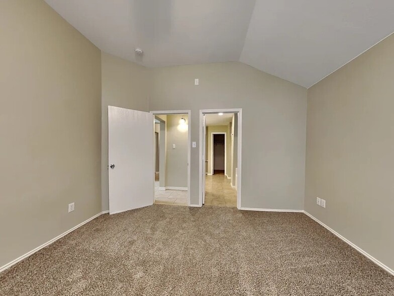 Building Photo - 503 Tumbleweed Dr