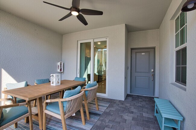 Building Photo - Golf Transfer 2-Bedroom 2-Bathroom First Floor Condo in the desirable Wellen Golf and Country Clu...