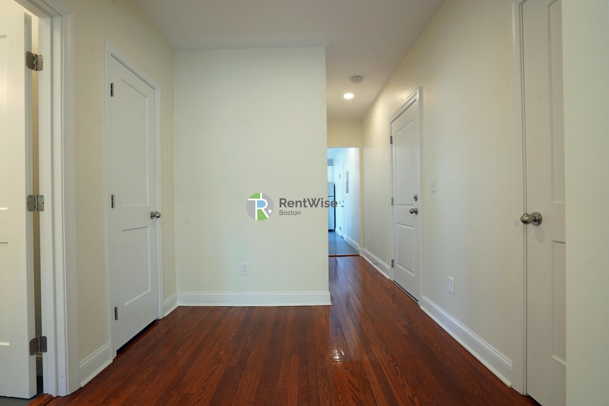 Building Photo - 123 Sutherland Rd