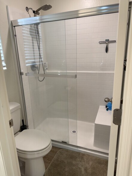 Master Bath - 6390 E Meritage Dr
