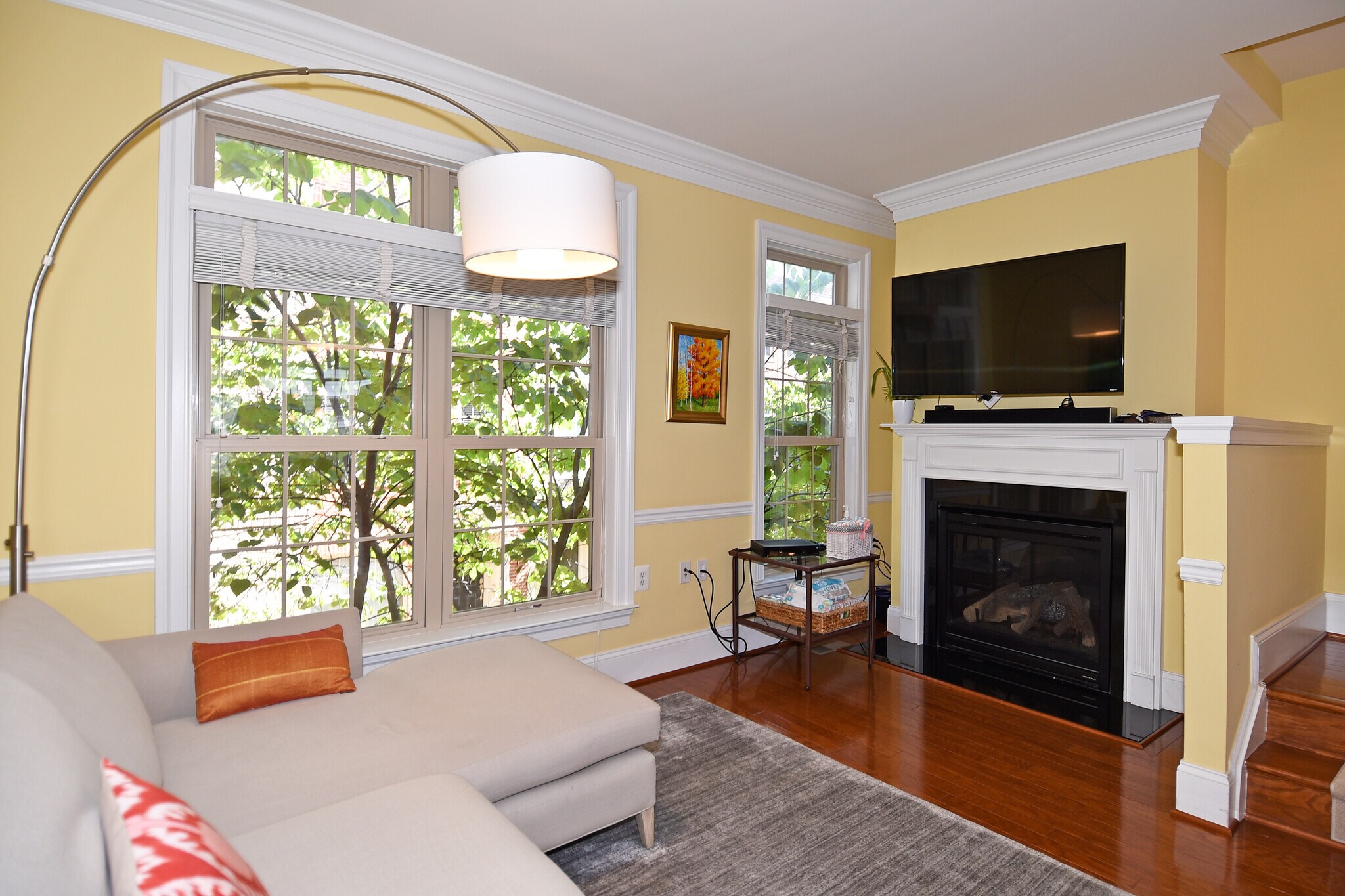 2nd floor - The paint has been updated to a beige color - 451 N George Mason Dr