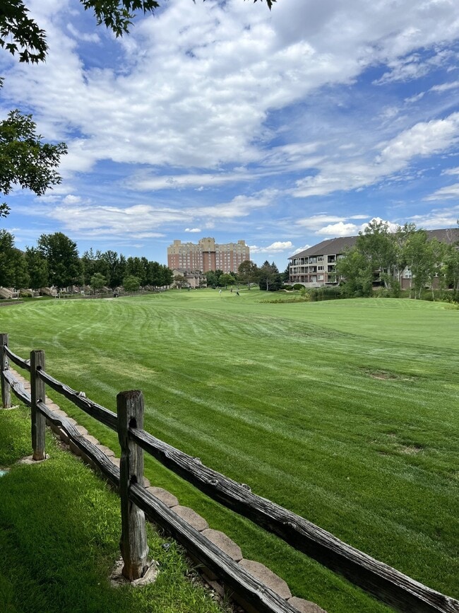 Building Photo - Beautiful Condo in Steeplchase!