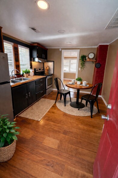 Building Photo - 2321 Spruill Ave