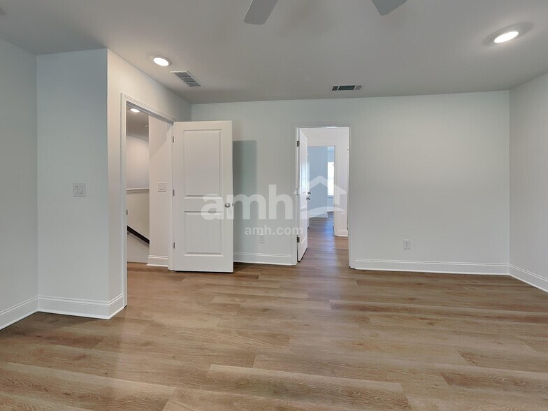 Building Photo - 190 Hickory Pointe Rd