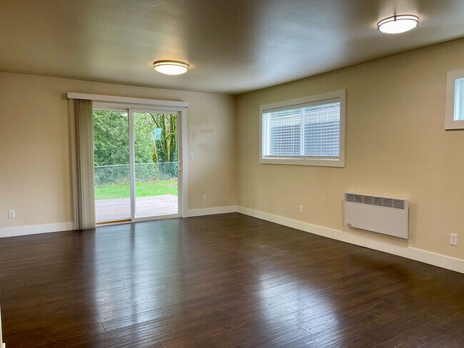 Building Photo - Juniper Street Duplex
