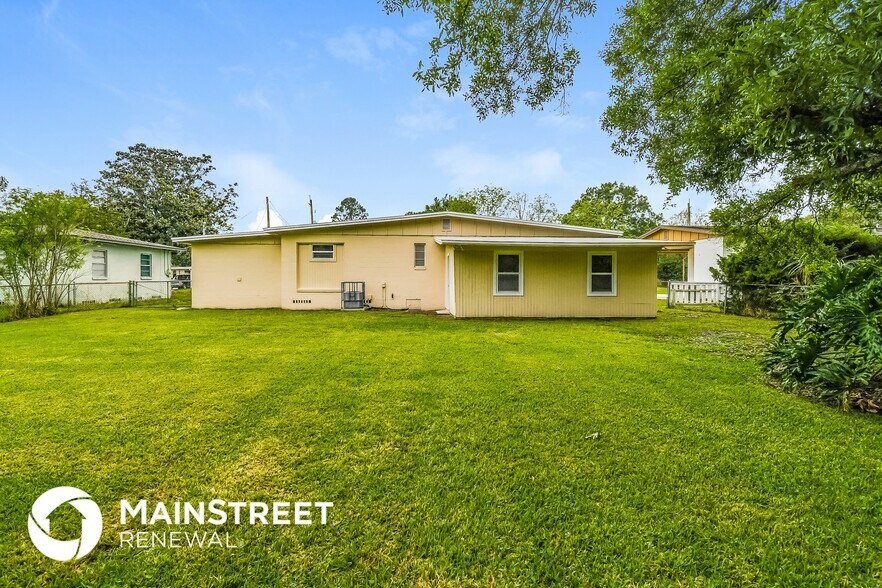 Building Photo - 6533 Burgundy Rd S