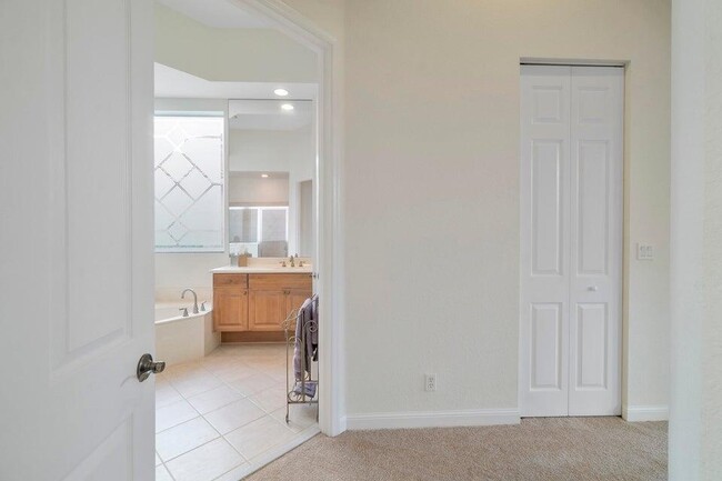 Building Photo - 8122 Driggs Hill