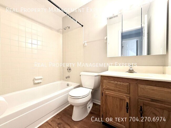 Building Photo - 20119 Henderson Rd