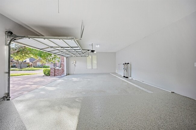 Building Photo - 1527 Orchard Park Dr