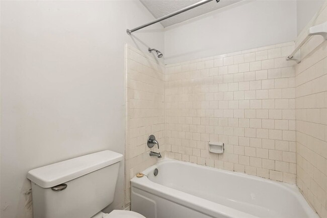 Building Photo - Beechbend Drive, Missouri City, TX 77489 - 4 BR 2.5 BA single-family home