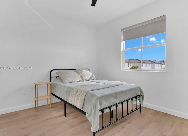 Building Photo - 2444 SE 24th Ave