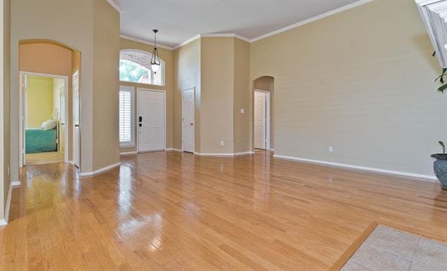 Building Photo - 3700 Villanova Dr