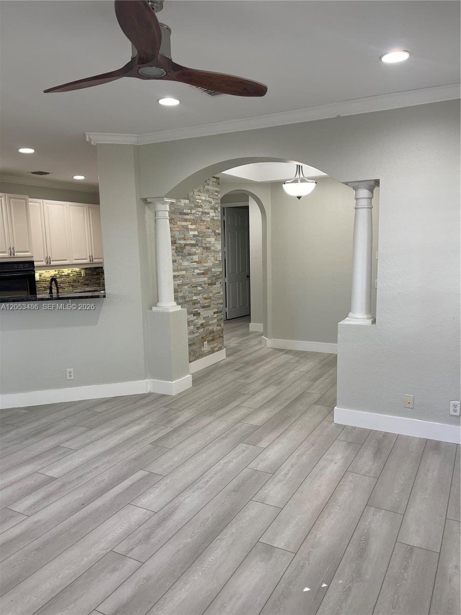 Building Photo - 2727 Center Ct Dr
