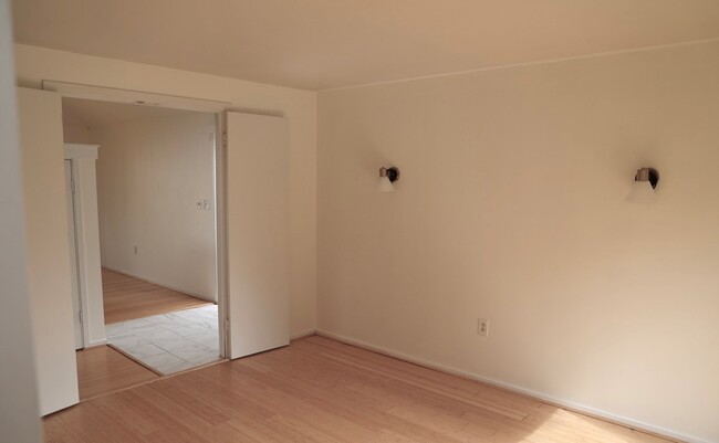 Building Photo - 3 Edgewood Cir