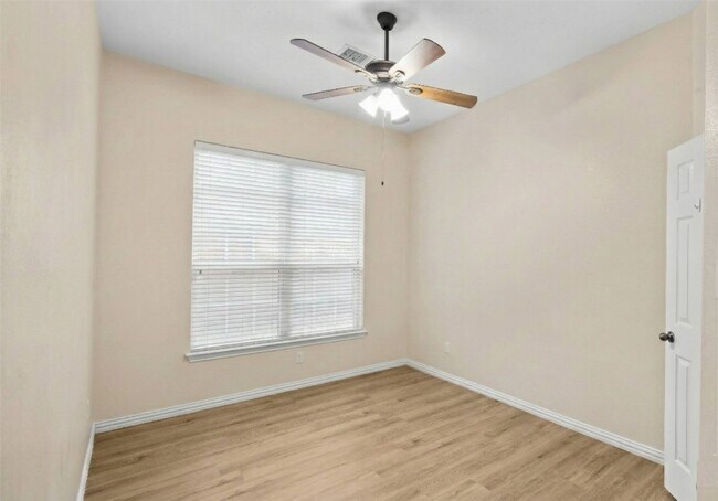 Building Photo - 13415 Highland Park Ct