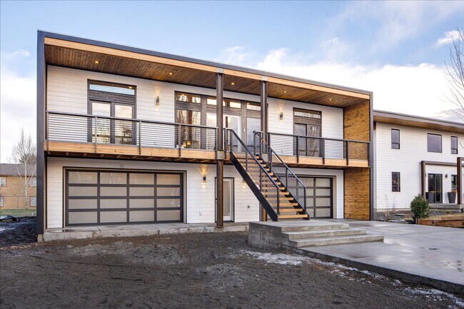 Building Photo - Modern Newly Built 4 Bed, 3 Bath Home!