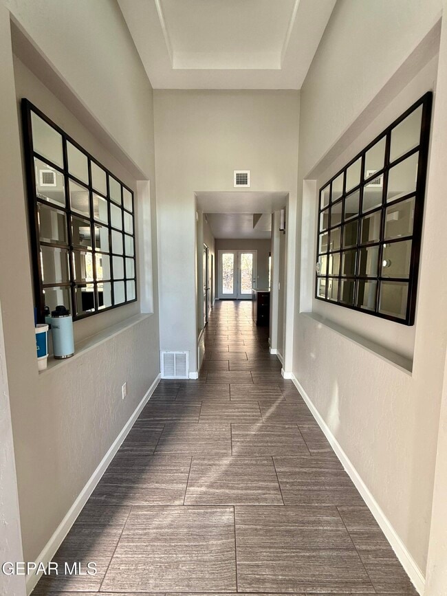 Building Photo - 1252 Desert Mirage Pl