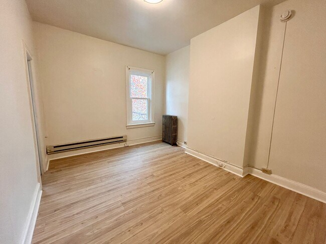 Building Photo - 212 E Lemon St