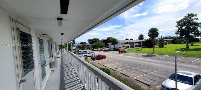 Building Photo - 92 Berkshire D