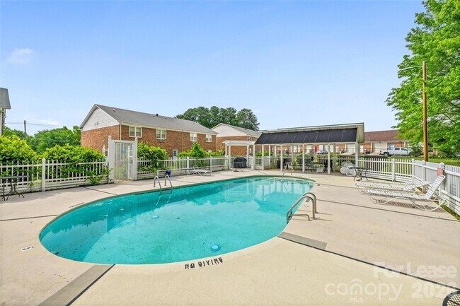 Building Photo - 113 Stroupe Rd