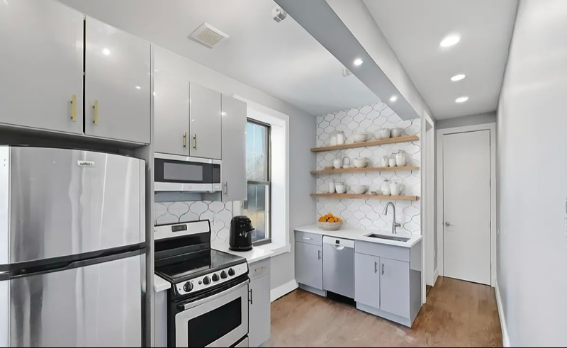 Building Photo - 417 Throop Ave