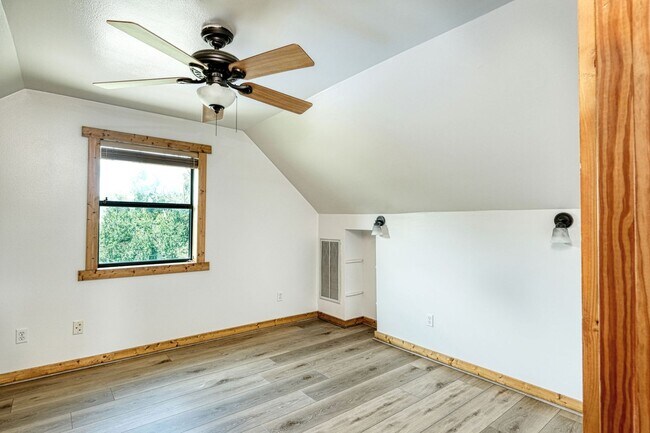 Building Photo - Custom Home with Separate Apartment