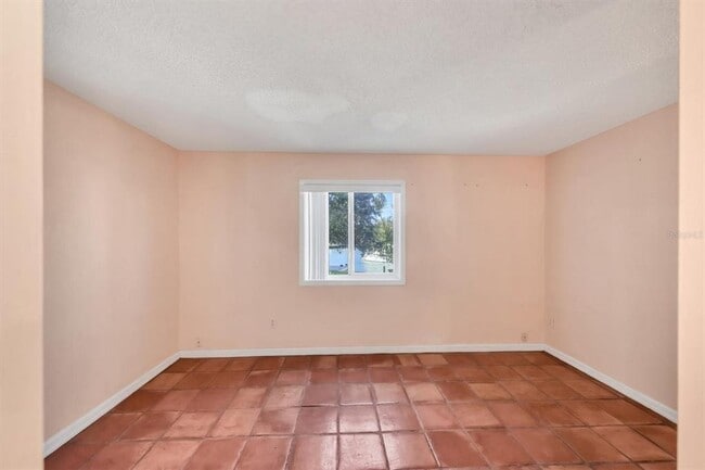 Building Photo - 3601 Coquina Key Dr SE