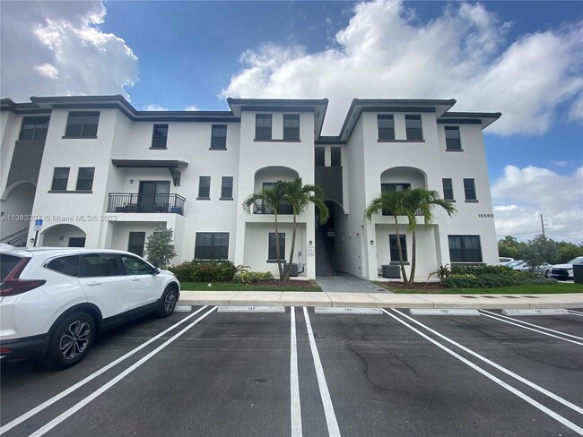 Primary Photo - 15560 SW 136th St