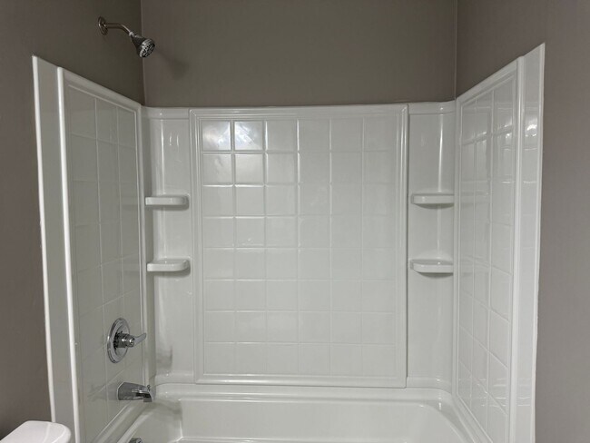 Building Photo - Beautiful Modern 3Bdm 2Ba Home, Easy Access to I-10, Must See!