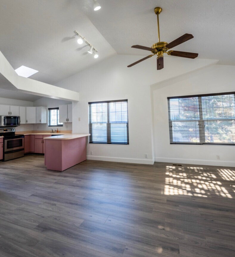 Building Photo - 7682 S Sunbird Way