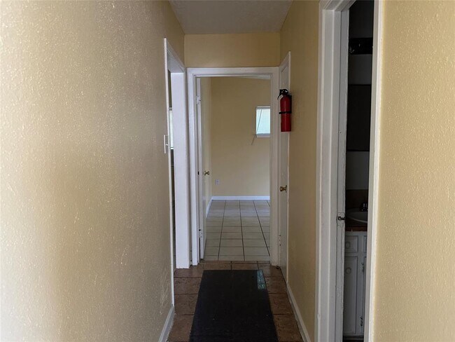 Building Photo - 3359 Frick Rd