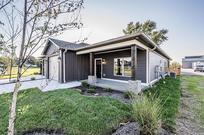 Building Photo - 558 Providence Ct