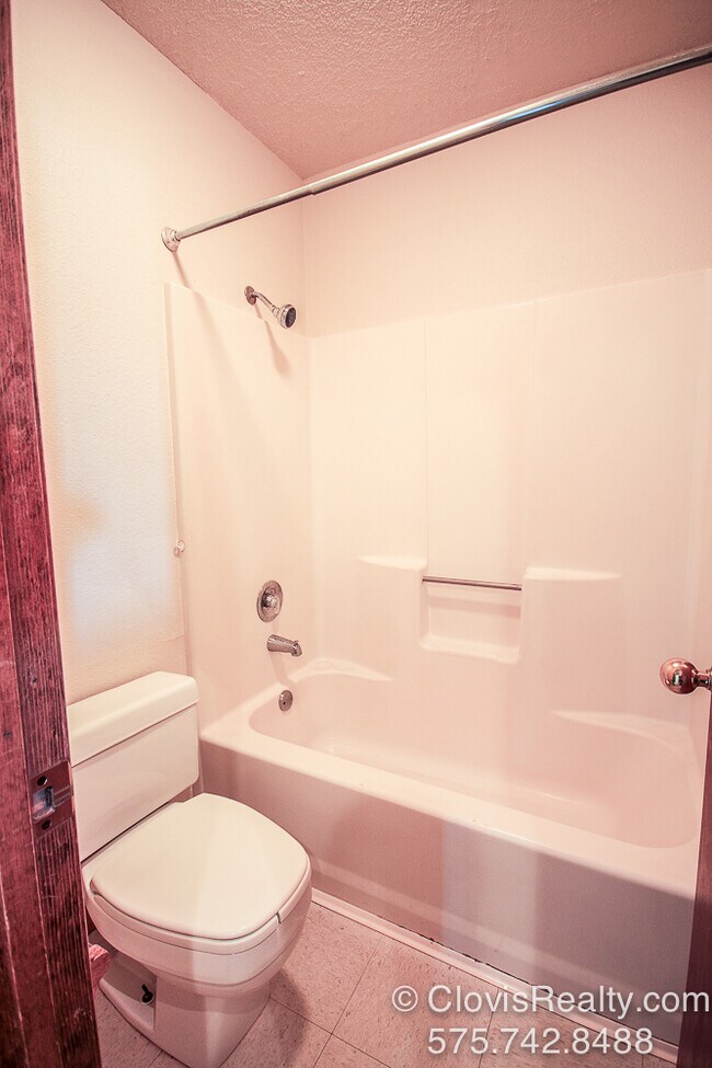 Building Photo - 813 Stanton Pl