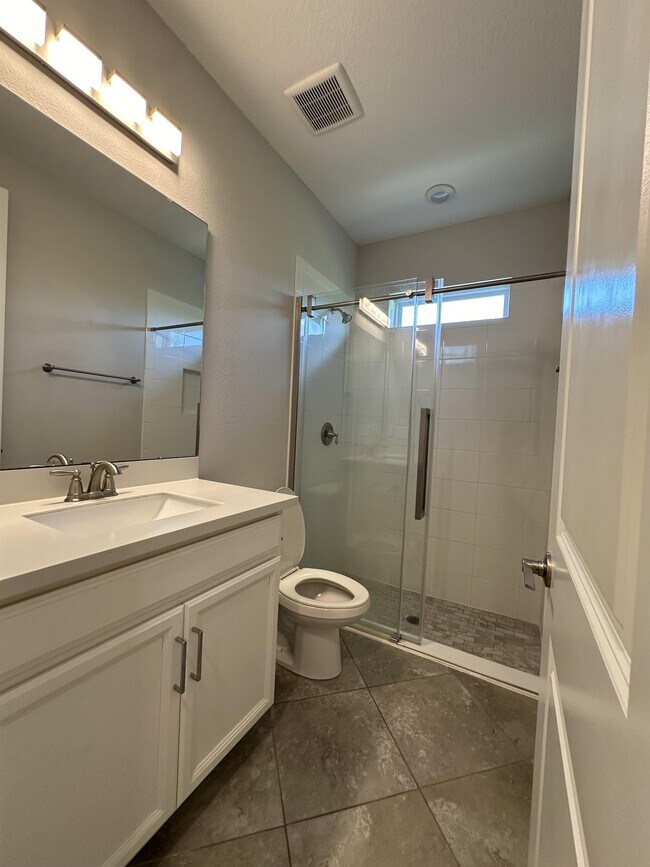 Building Photo - 24 Woodsong Ln