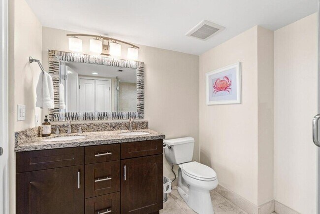 Building Photo - 4200 N Ocean Dr