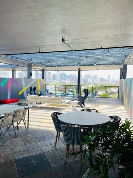 Building Photo - 275 NW 26th St