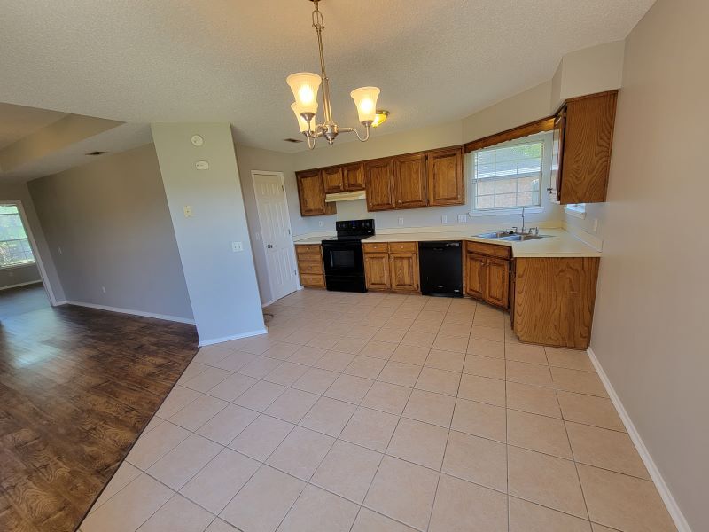 Building Photo - 1010 S Liberty Dr