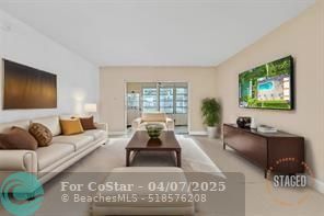 Building Photo - 7897 Golf Cir Dr