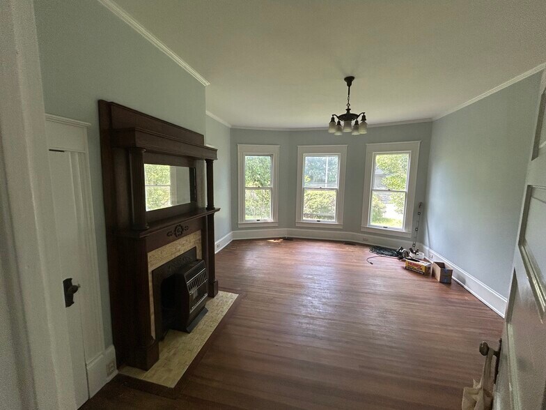 Downstairs Bedroom - 1014 Shepherd St
