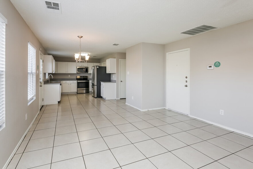 Building Photo - 532 Hertford St