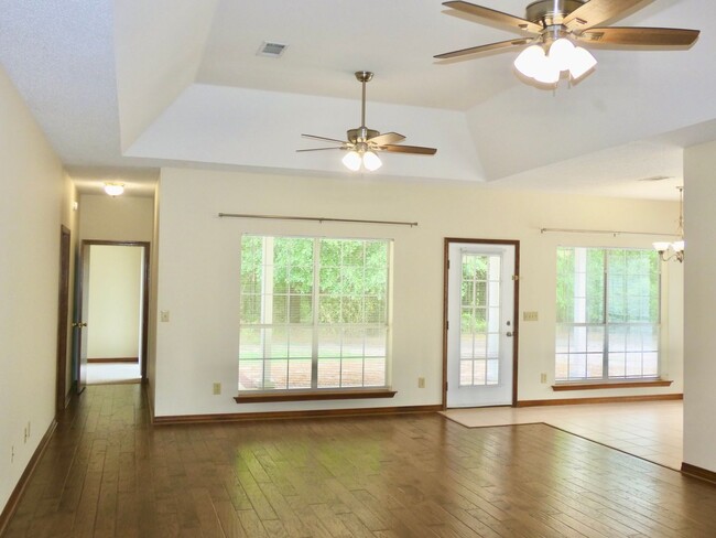 Building Photo - Custom Home On 1.78 Acre Lot
