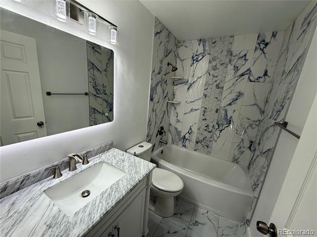 Building Photo - 16486 E Radcliff Pl