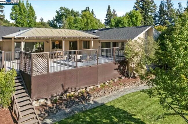 Building Photo - 131 Clover Hill Ct