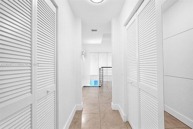 Building Photo - 41 SE 5th St