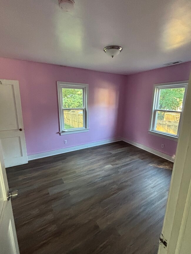 Building Photo - 2506 E Lexington Ave