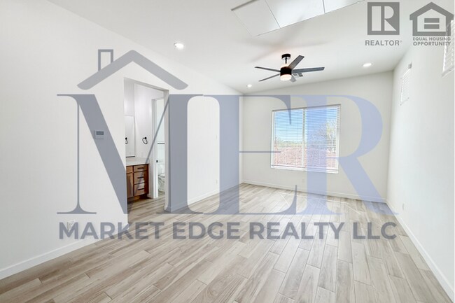 Building Photo - 3Bed/3Bath Home in North Scottsdale w/Casi...